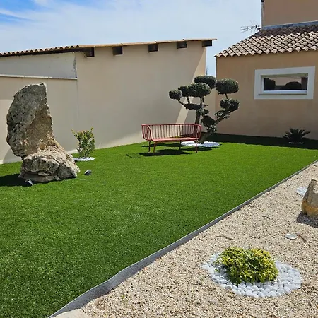 Pissenlit Prairie En Provence 度假居 阿爾勒